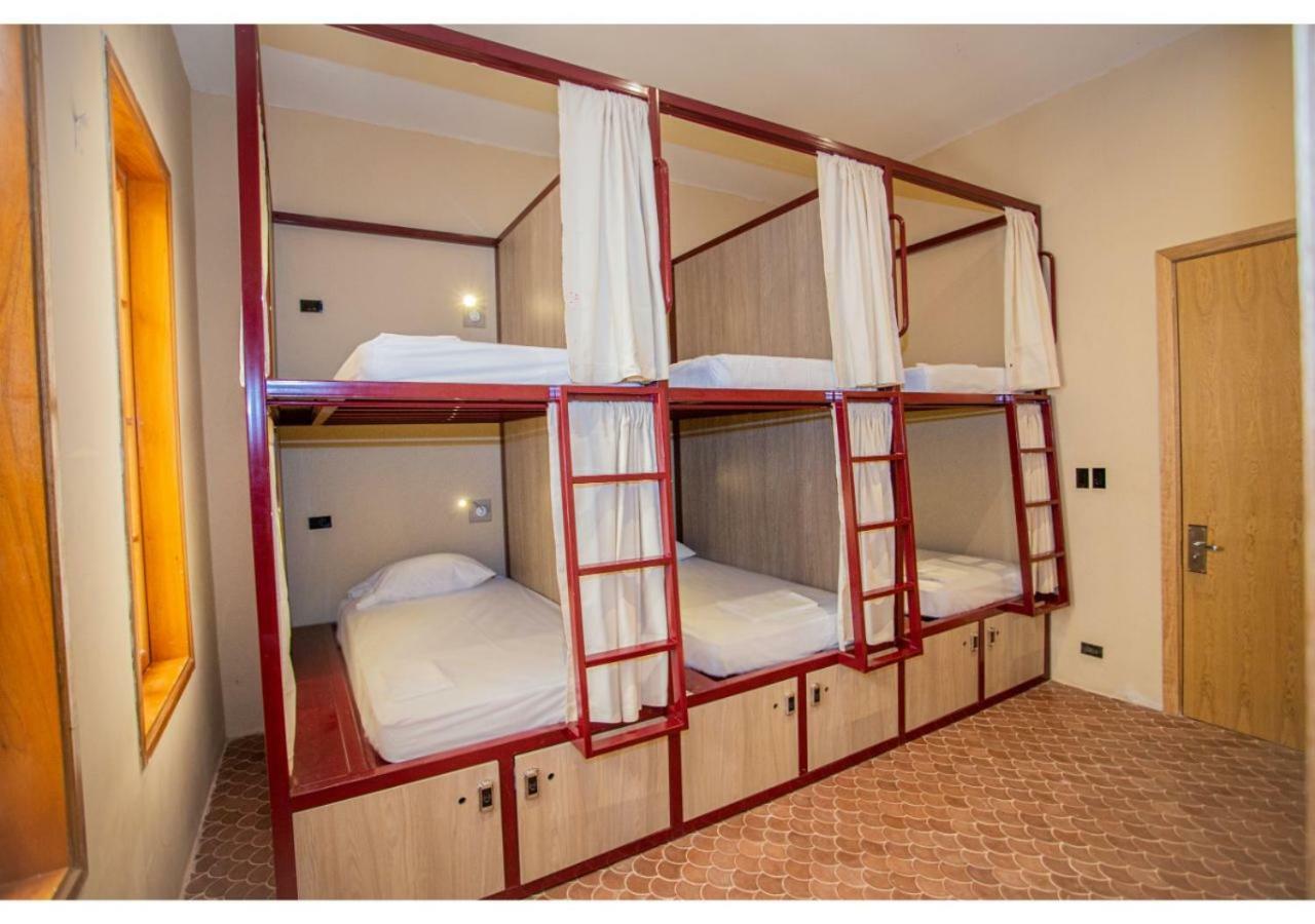 Bed 6-Bed Mixed Dormitory Room
